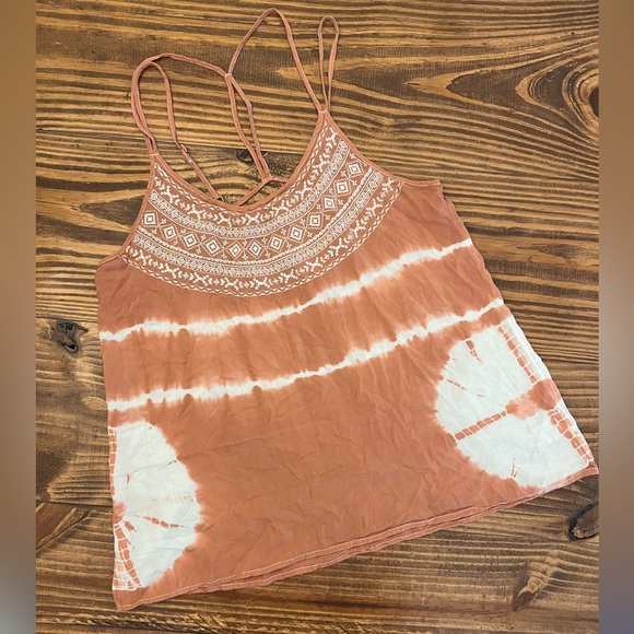 Altar’s State Top - Picture 1 of 6